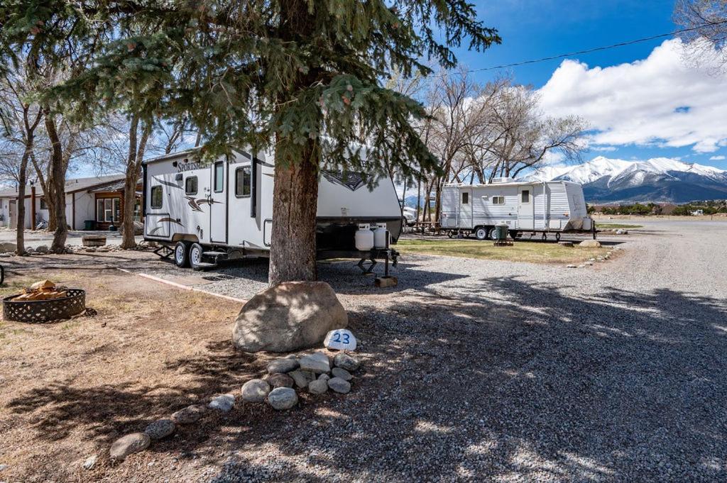 فندق Snowy Peaks Rv Park بوينا فيستا الغرفة الصورة