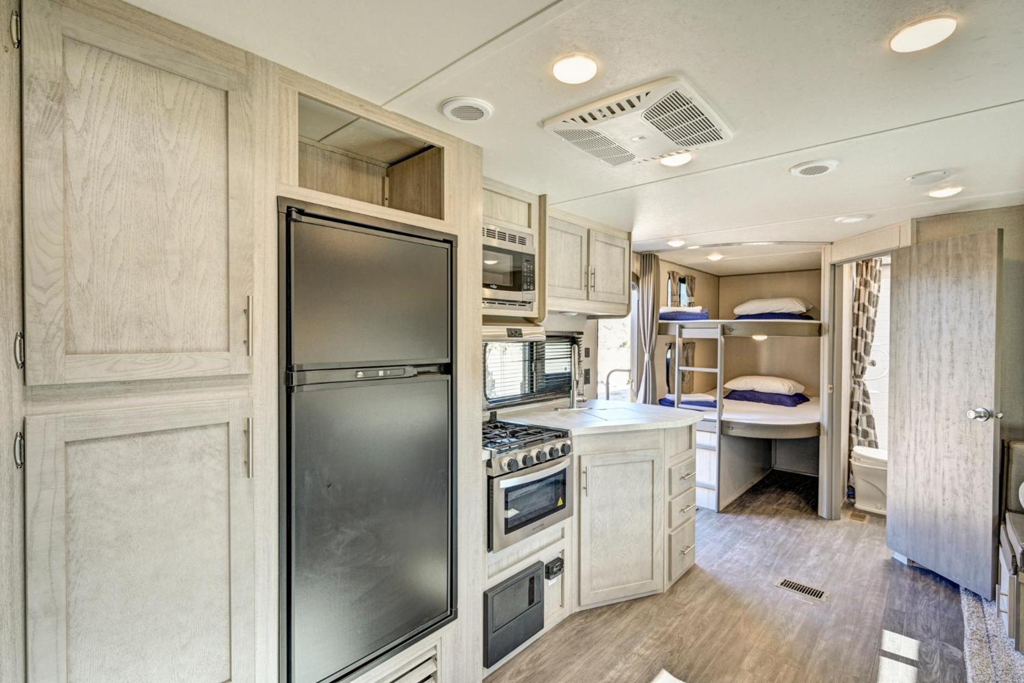 فندق Snowy Peaks Rv Park بوينا فيستا الغرفة الصورة
