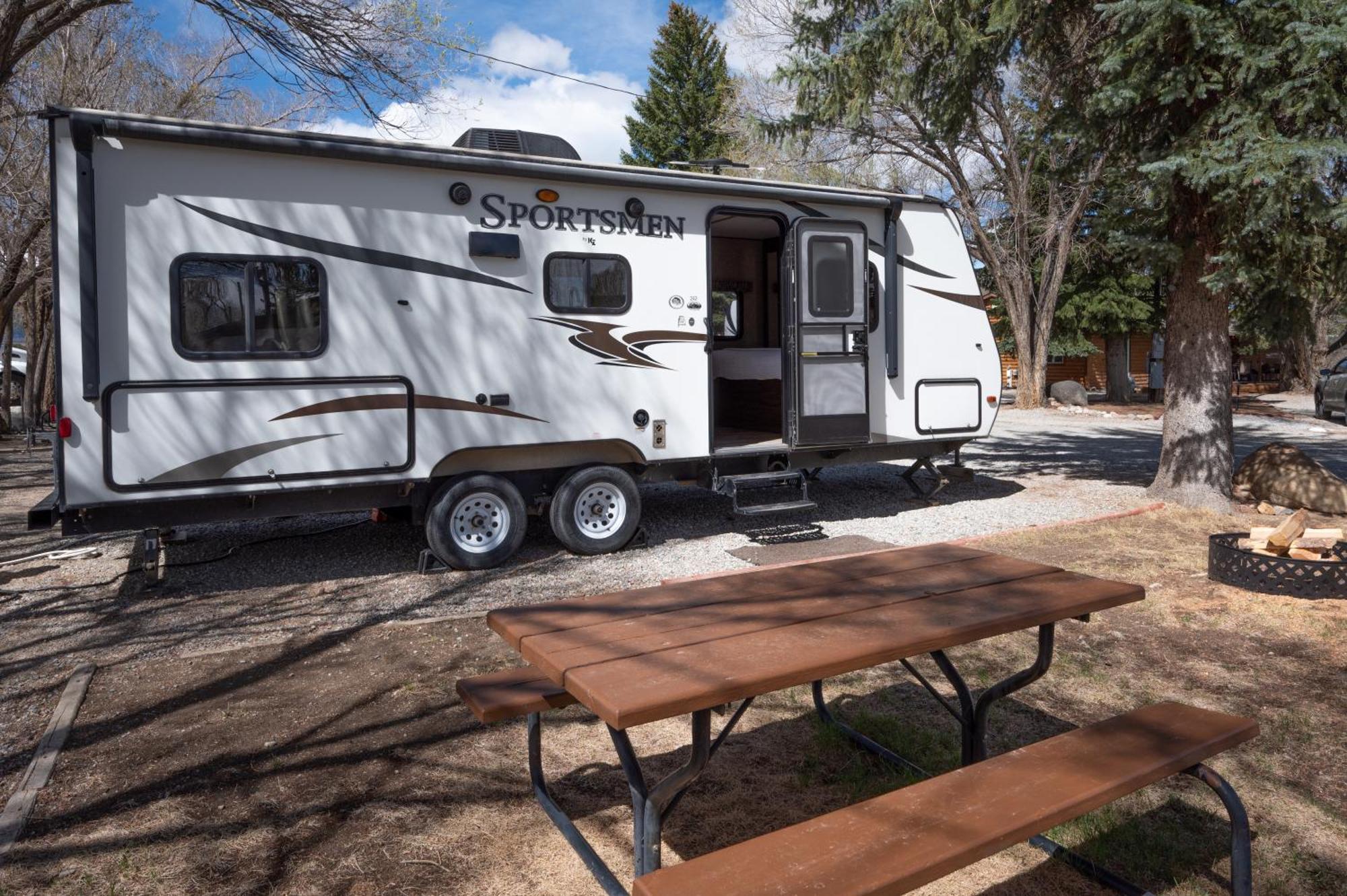 فندق Snowy Peaks Rv Park بوينا فيستا المظهر الخارجي الصورة
