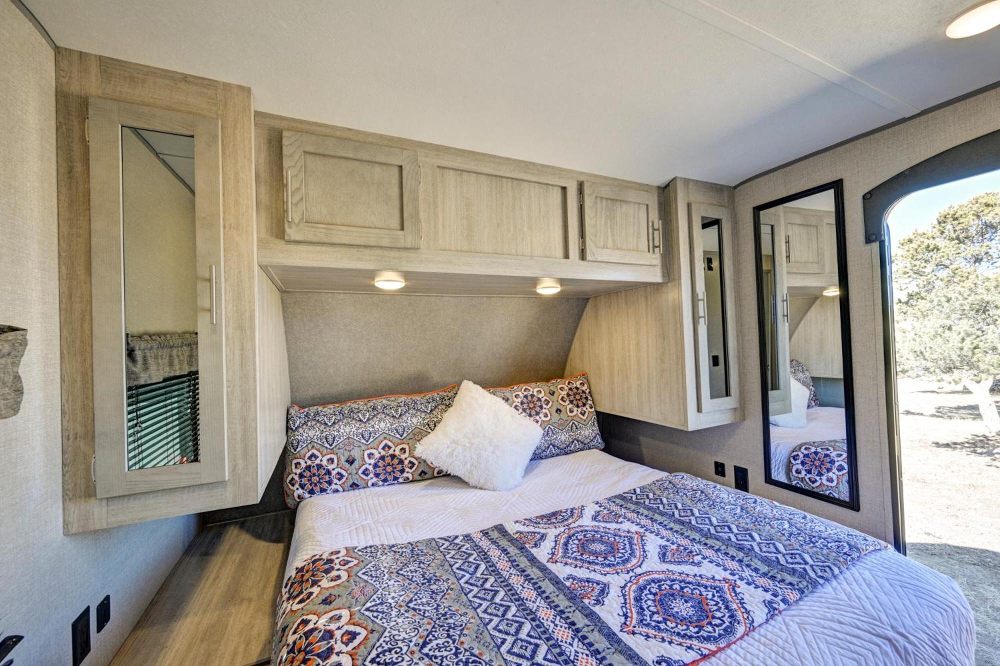 فندق Snowy Peaks Rv Park بوينا فيستا الغرفة الصورة